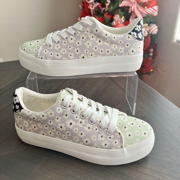 CALL IT SPRING Viollett Platform Sneaker in White Floral Size 6.5 NEW - Picture 3 of 15